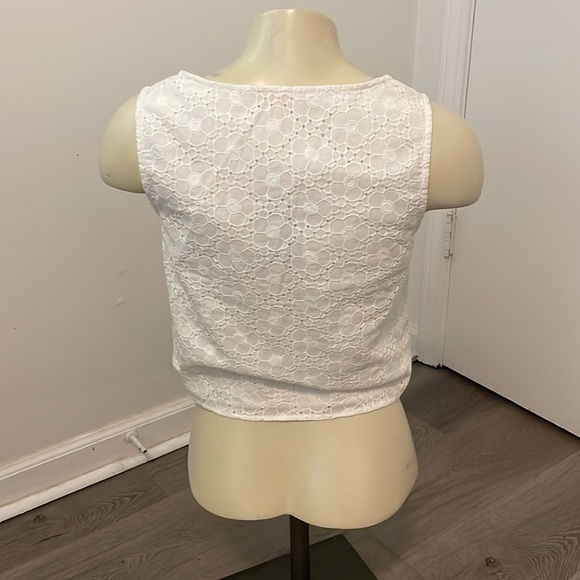 NWT Lilly Pulitzer Crop Daisy Eyelet Top - Picture 4 of 6